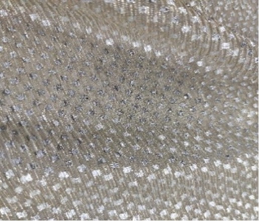 Tissu-Upcycle-Lurex-Dore-Carreaux-argentes-Le-Luxe-ecoresponsable-avec-Style-FetTIS9C9-1