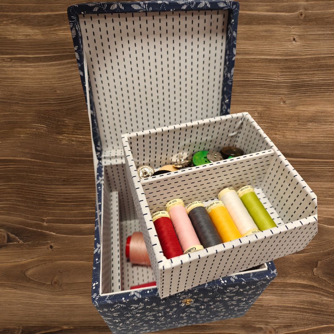 Boite couture DMC BLEU - tissu au mètre - Strasbourg Alsace - Autour du Tissu