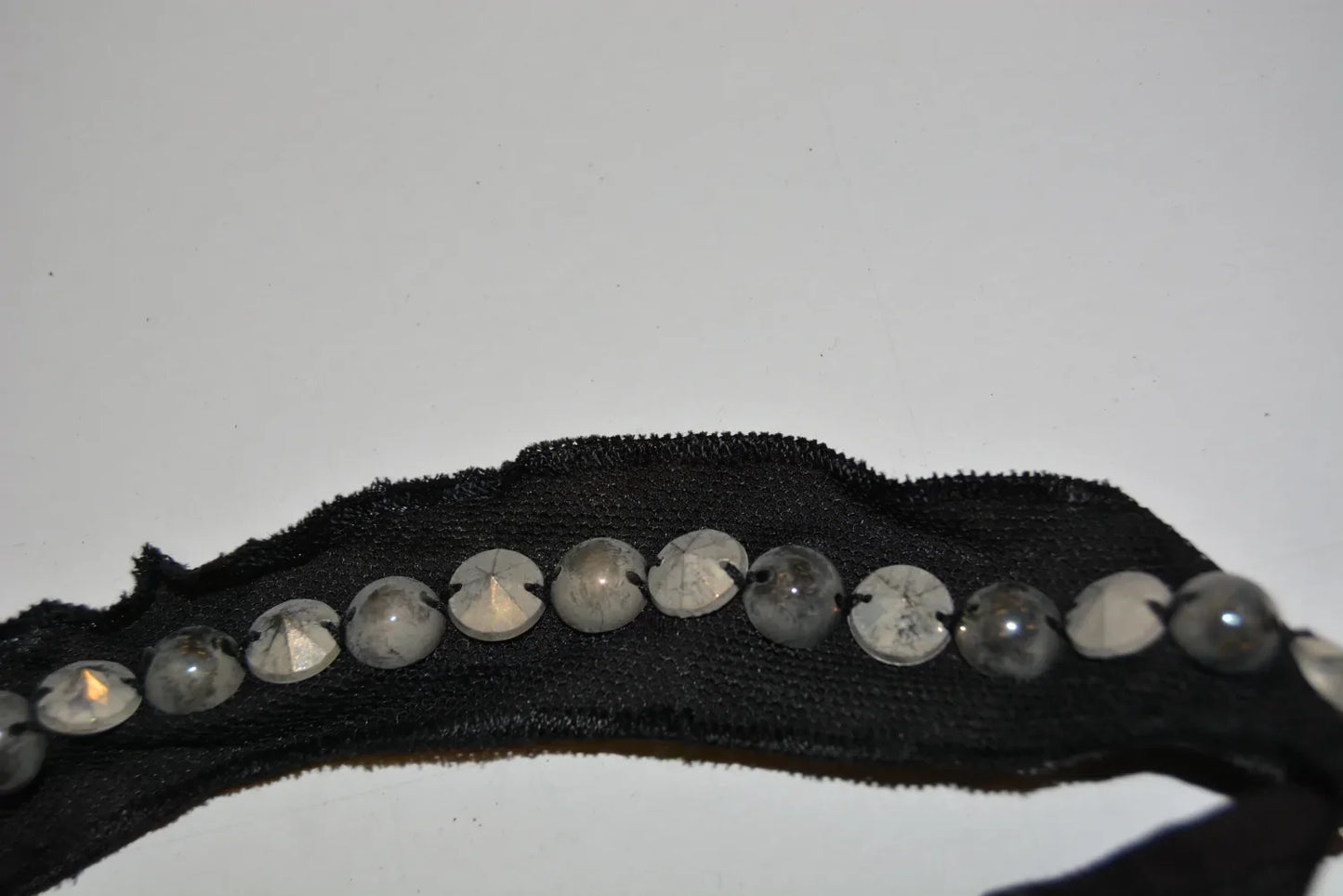 destockage_devant_noir_encolure_3_cm__strass_perle_noir_80_cm1