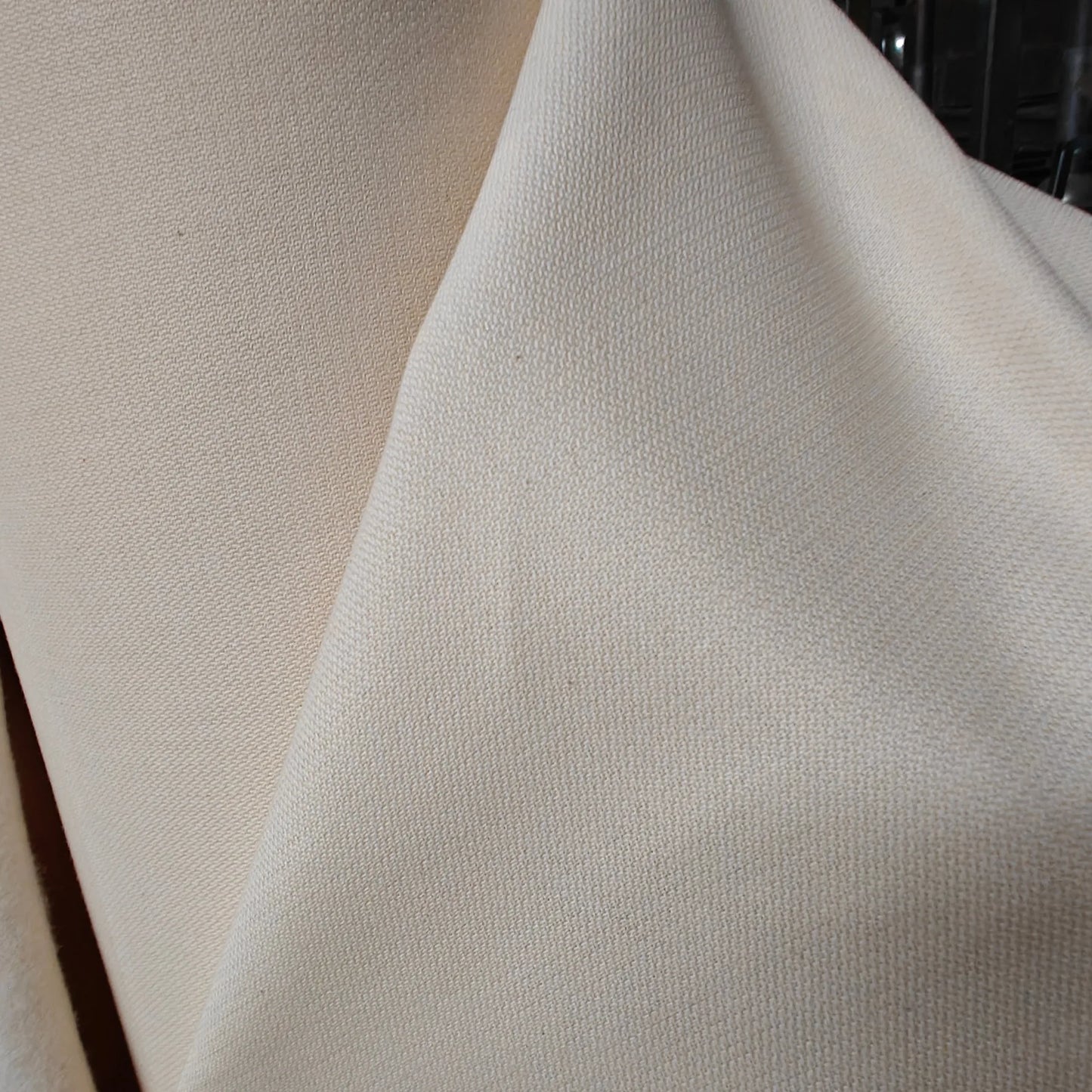 détail — tissu coton épais français - toile armure écru vos | autour du tissu strasbourg
