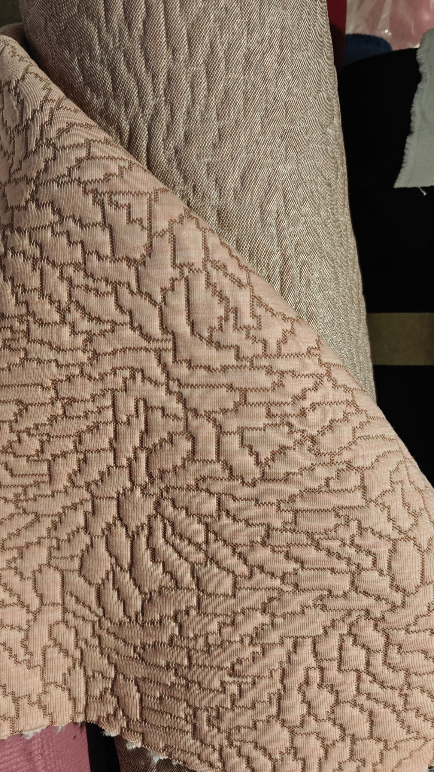 Molleton Graphique Rose au mètre