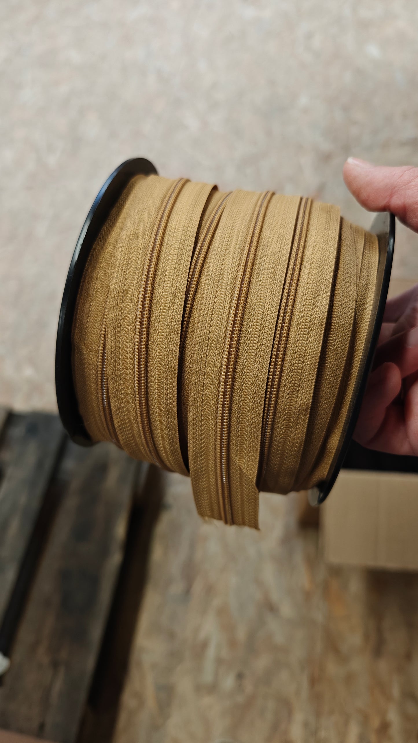 Fermetures Éclair au Mètre 4mm - Zip Bobine - Destockage Haut de Gamme - 1 Curseur/mètre inclus