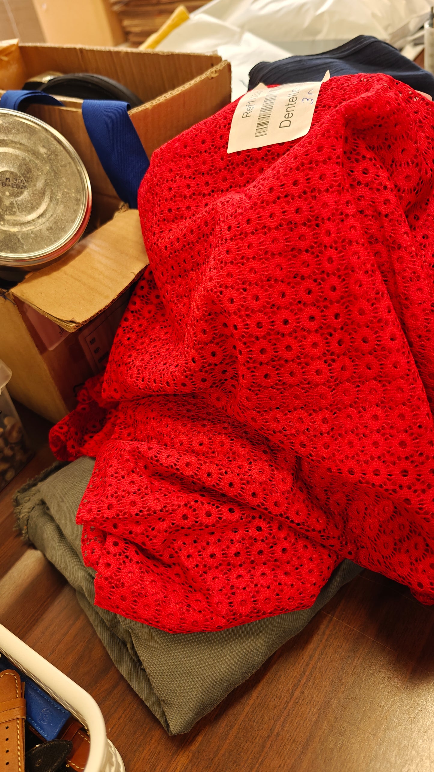 Gros plan qualité galon - Autour du Tissu