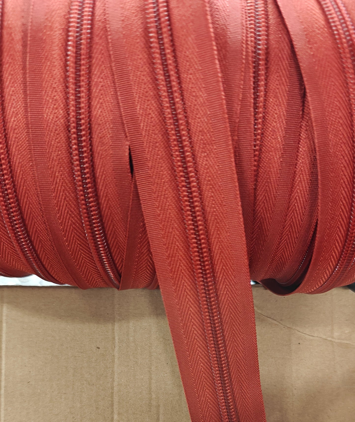 Fermetures Éclair au Mètre 6mm - Zip Bobine - Destockage Haut de Gamme - 1 Curseur/mètre inclus