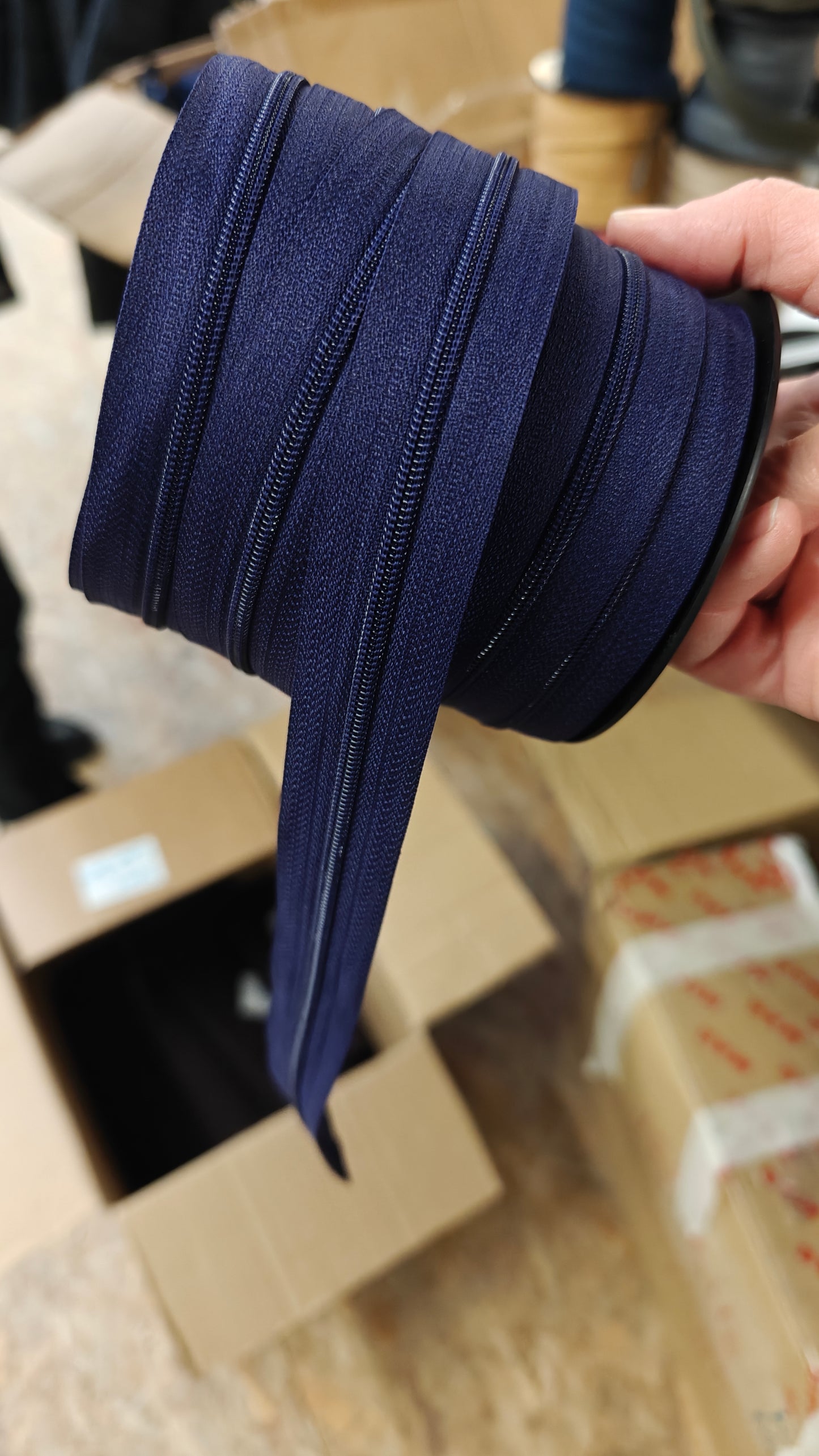 Fermetures Éclair au Mètre 4mm - Zip Bobine - Destockage Haut de Gamme - 1 Curseur/mètre inclus