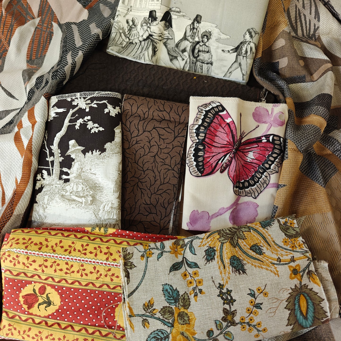 Box Chutes - Échantillons, petits coupons idéal pour patchwork