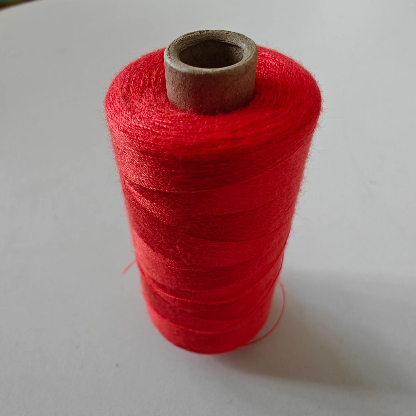Bobine Fil à Coudre 1000m Polyester Divers Coloris - Strasbourg Alsace - Autour du Tissu