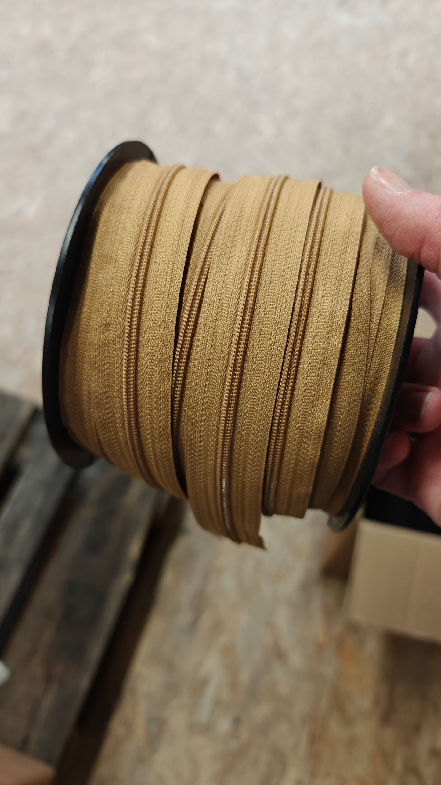 Fermetures Éclair au Mètre 4mm - Zip Bobine - Destockage Haut de Gamme - 1 Curseur/mètre inclus