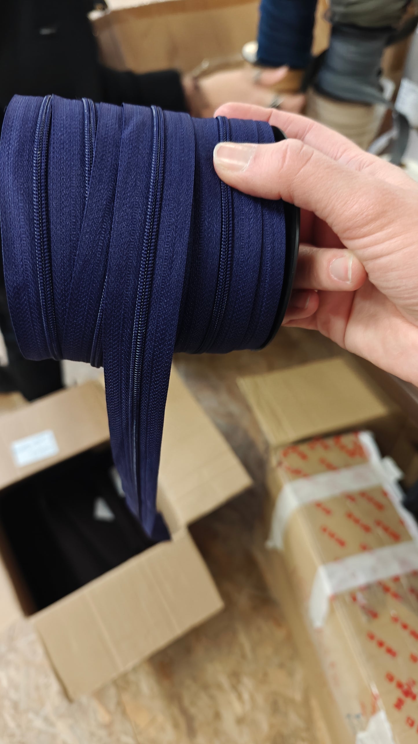 Fermetures Éclair au Mètre 4mm - Zip Bobine - Destockage Haut de Gamme - 1 Curseur/mètre inclus