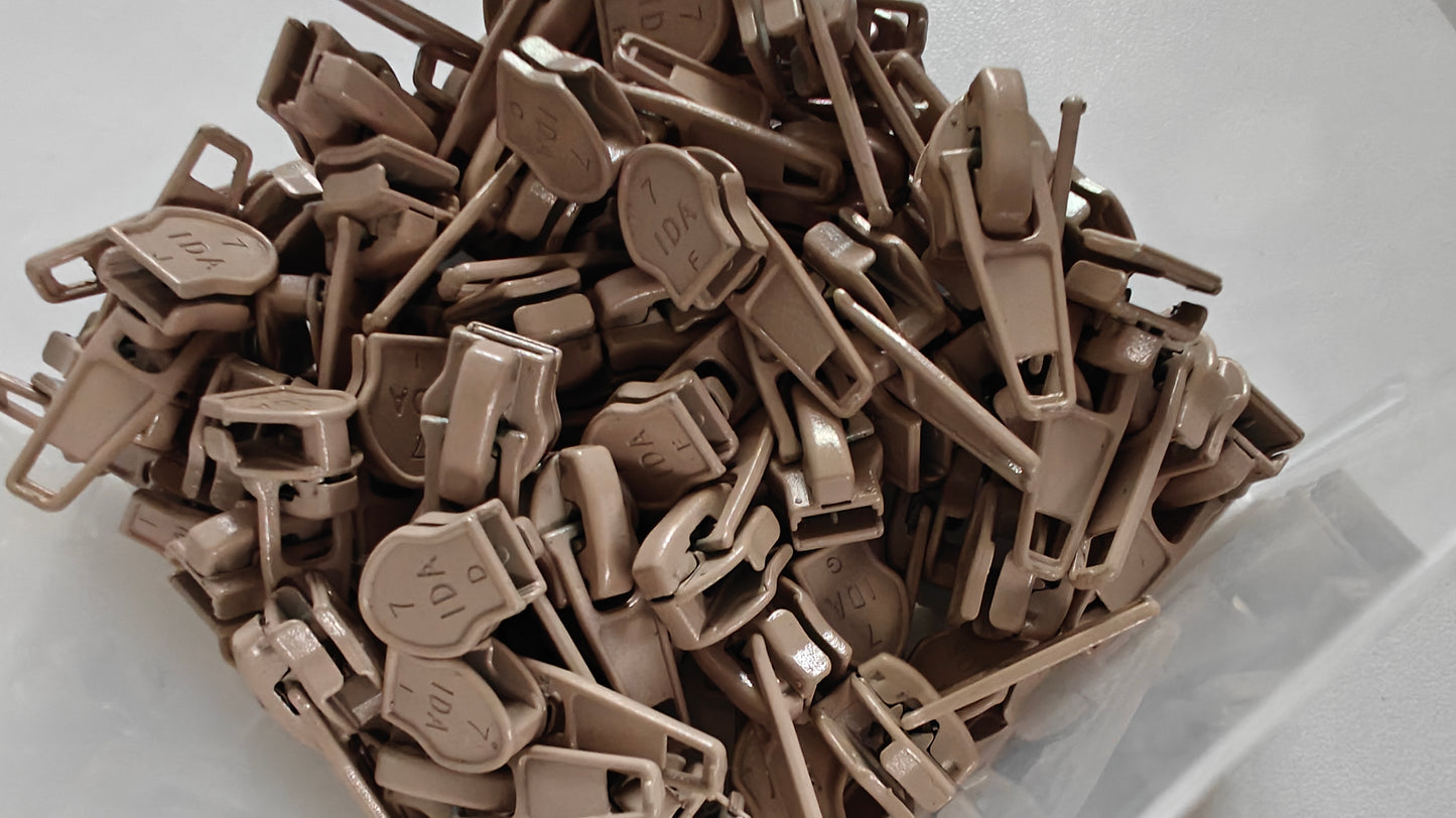 Curseur en métal 6mm assortis aux zips au mètre