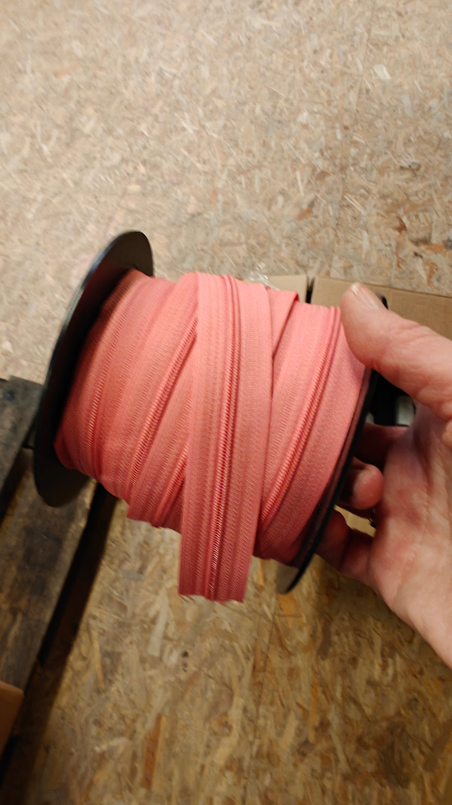 Fermetures Éclair au Mètre 4mm - Zip Bobine - Destockage Haut de Gamme - 1 Curseur/mètre inclus