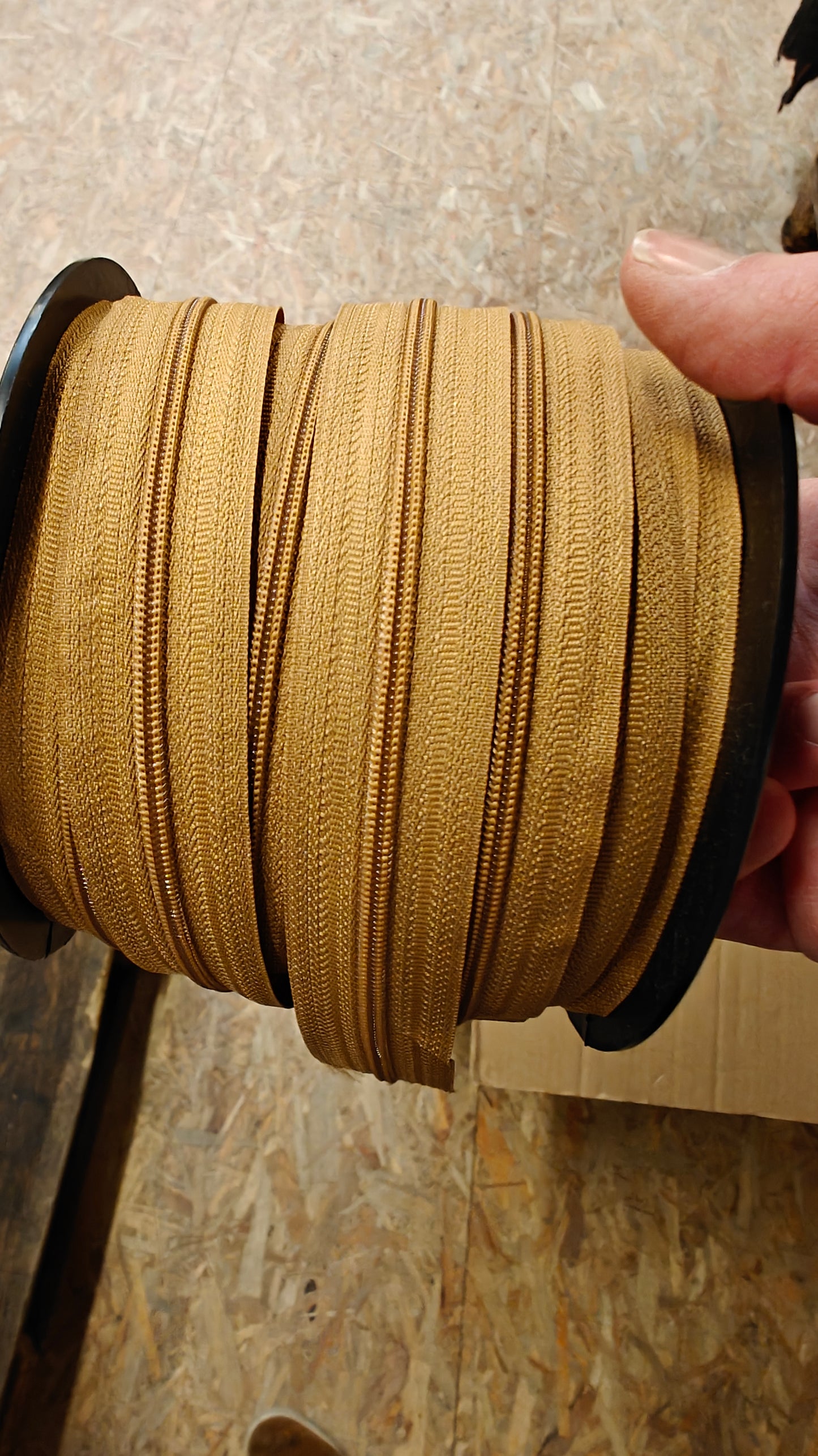 Fermetures Éclair au Mètre 4mm - Zip Bobine - Destockage Haut de Gamme - 1 Curseur/mètre inclus