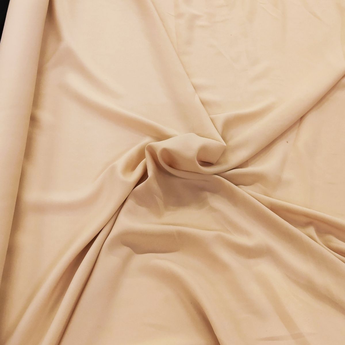 Coupon Viscose Crêpe Pêche — 150cm ou 110cm — Fin de série Alsace