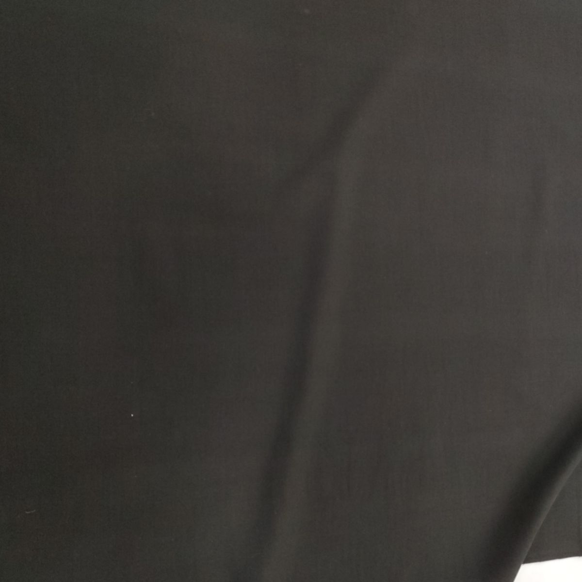 Détail texture — Toile Polycoton Élasthane Noire Lisse - Coupon 300 | Autour du Tissu Strasbourg