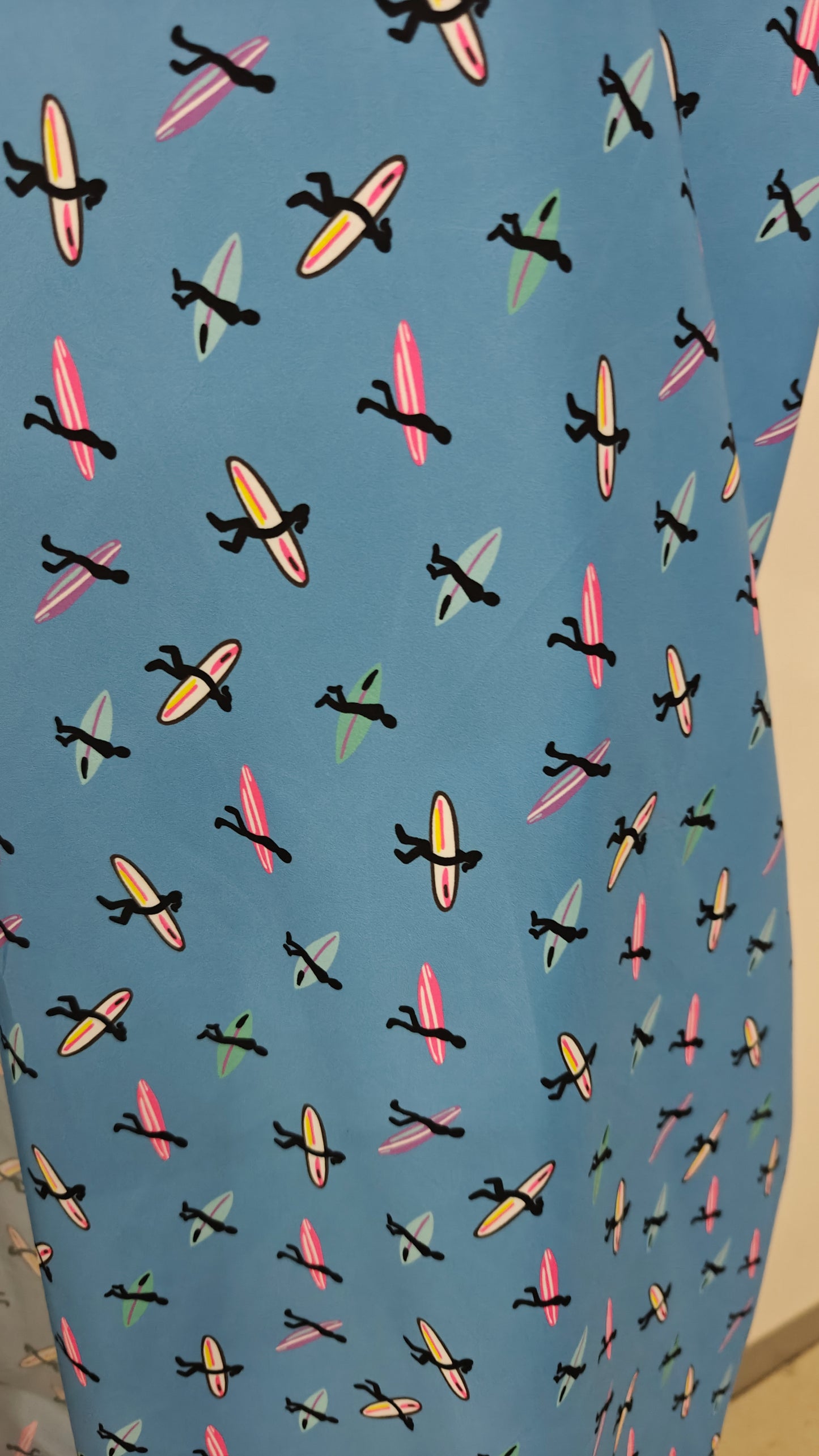 Doublure pl surfeurs fond bleu lavande – ADT116