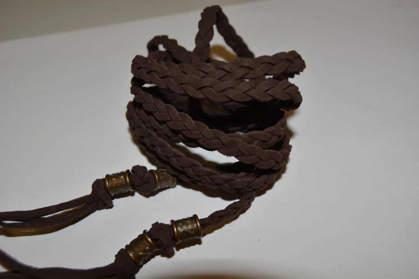 cei046ceinture_cordon_tresse_lacette_marron_autour_du_tissu_strasbourg