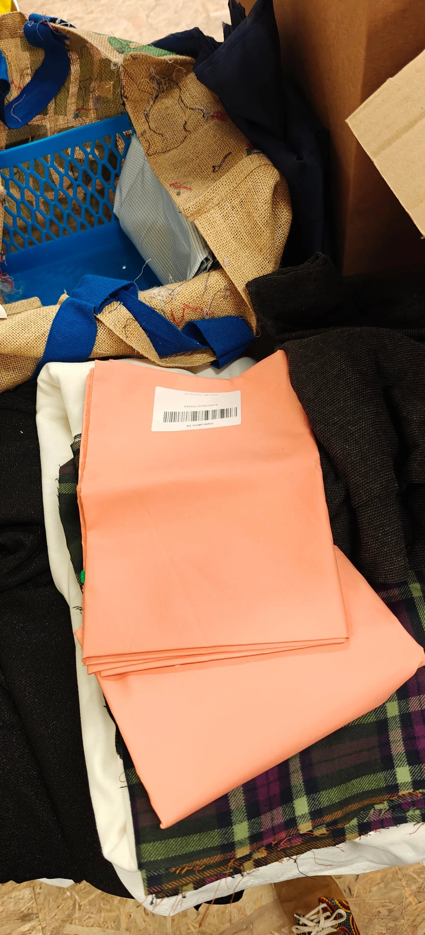 zoom motif — doublure saumon pêche  polyester 300x140cm | autour du tissu strasbourg