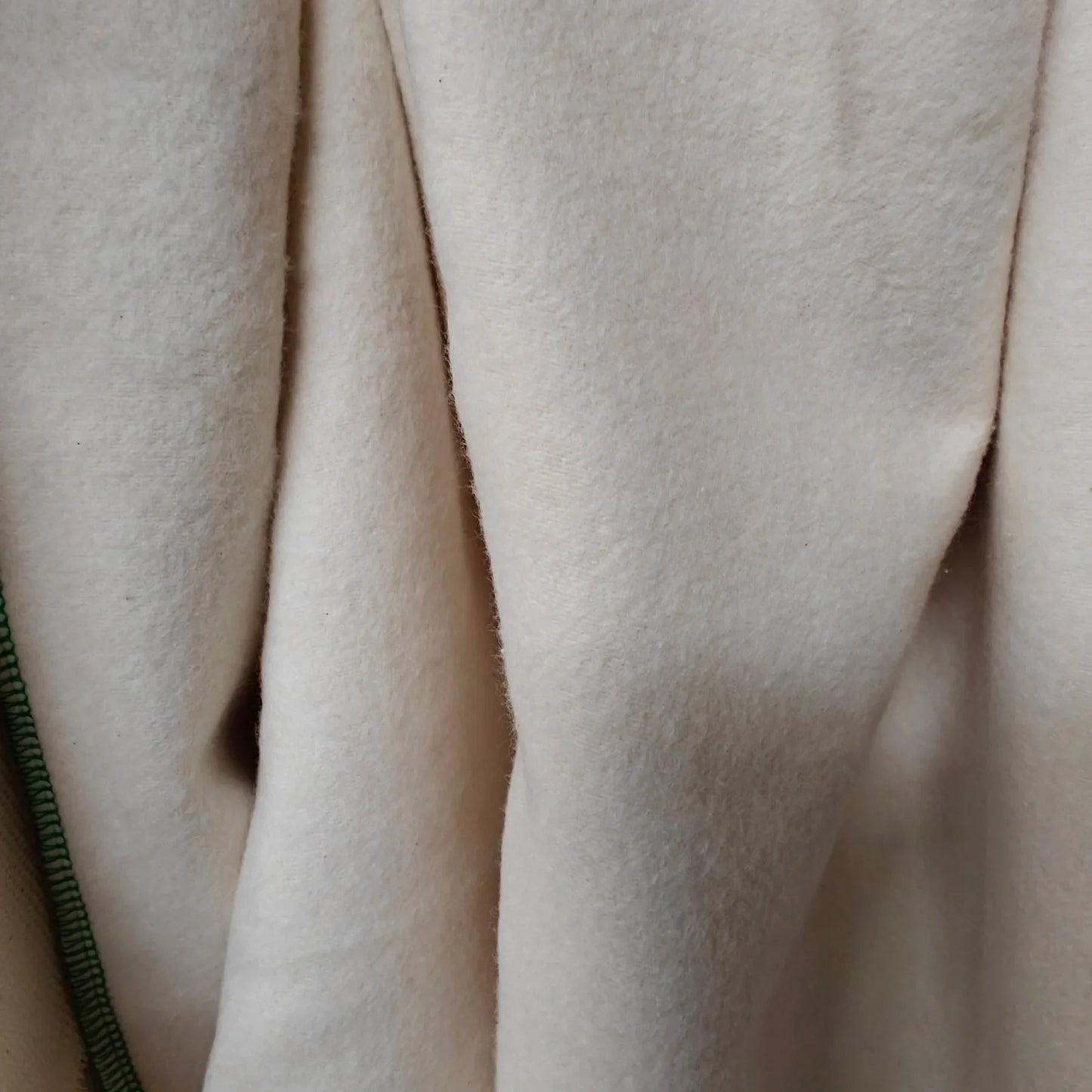 zoom motif — tissu coton épais français - toile armure écru vos | autour du tissu strasbourg