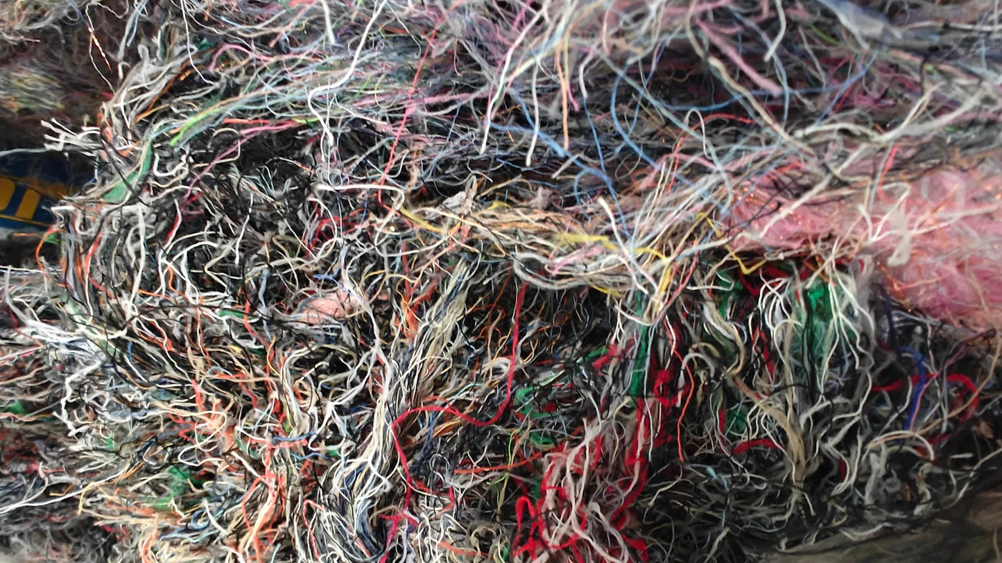 Détail — Bourre de fil des Vosges recyclée – Sachet 500 g o | Autour du Tissu Strasbourg