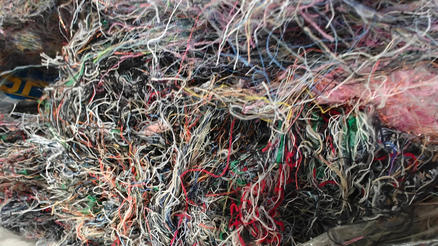Détail — Bourre de fil des Vosges recyclée – Sachet 500 g o | Autour du Tissu Strasbourg