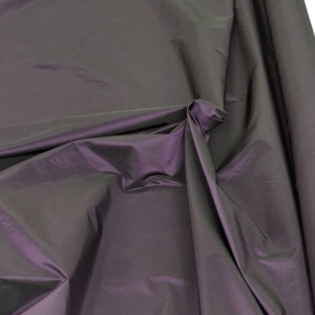 Détail texture — Doublure Imperméable violine satinée 150x150cm Sto | Autour du Tissu Strasbourg