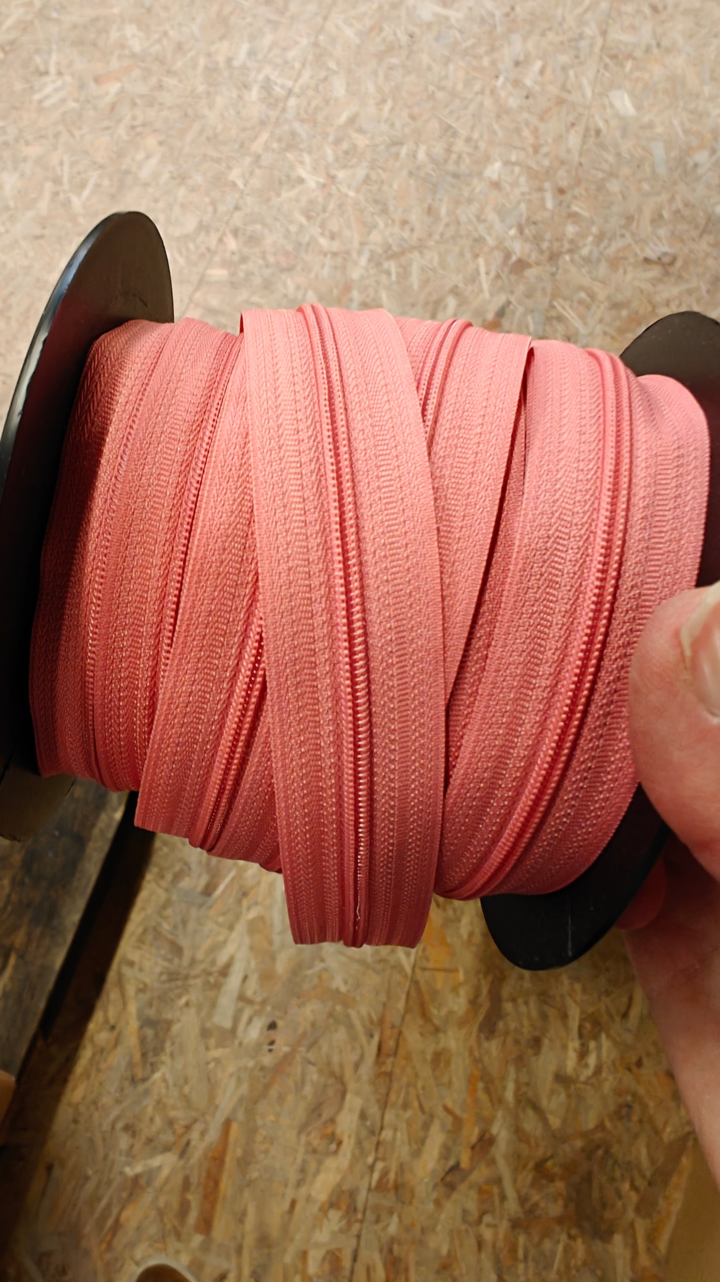 Fermetures Éclair au Mètre 4mm - Zip Bobine - Destockage Haut de Gamme - 1 Curseur/mètre inclus