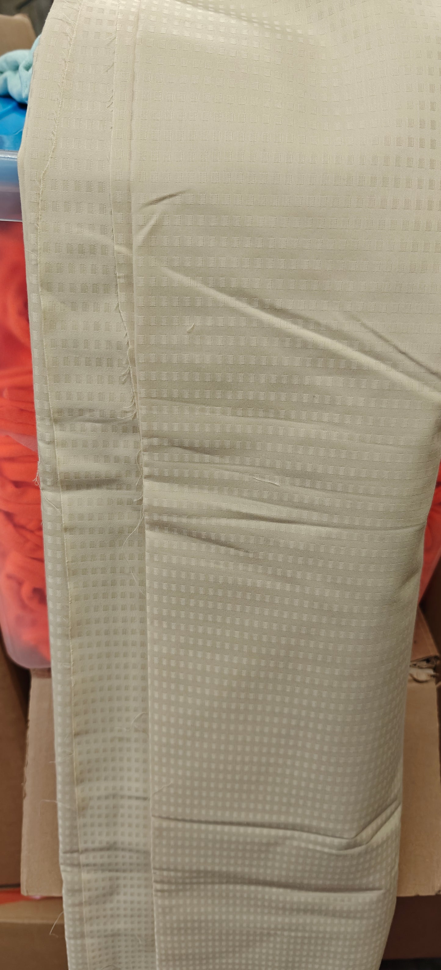 Petits carreaux beige polyester 300x154cm