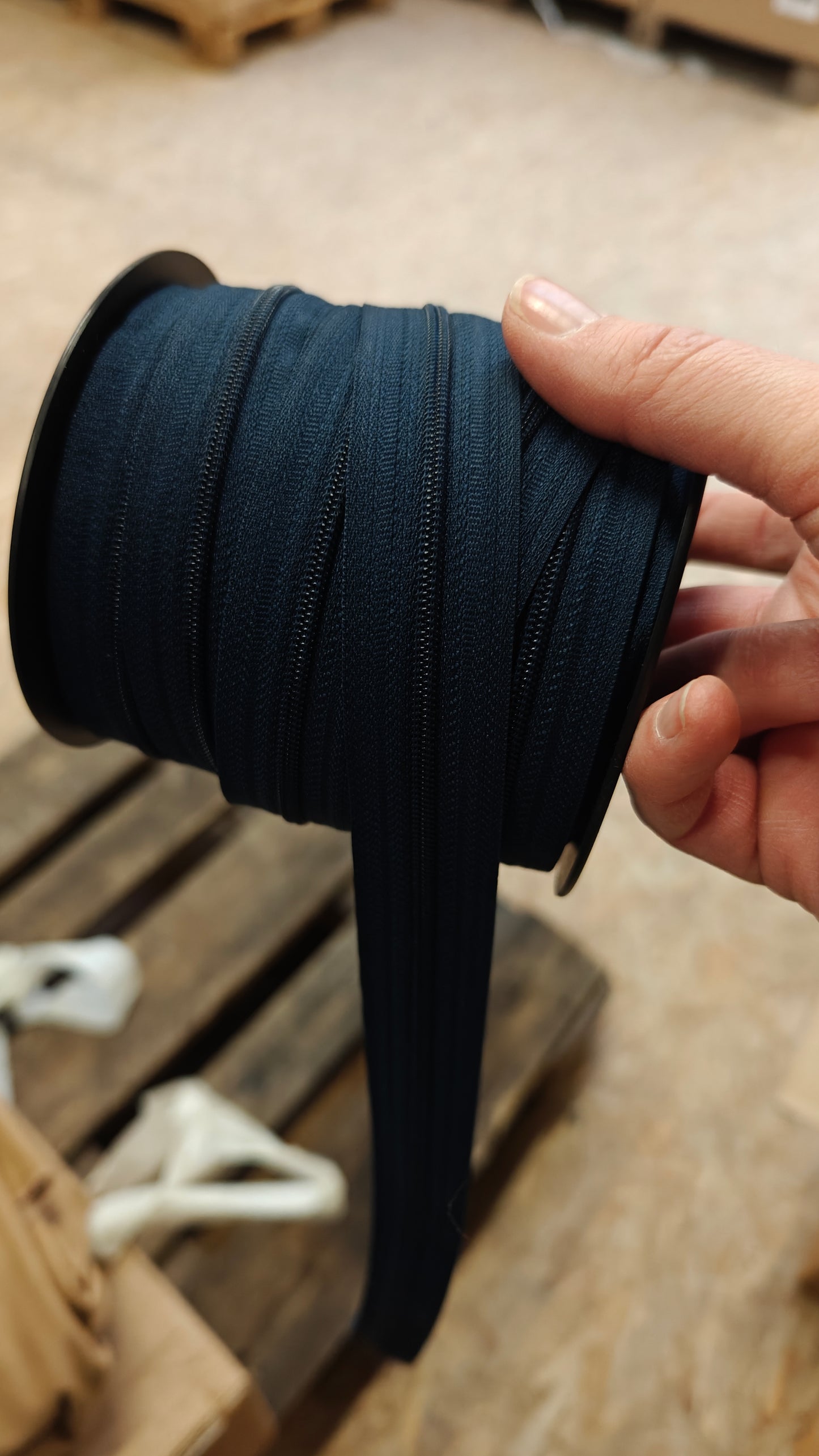 Fermetures Éclair au Mètre 4mm - Zip Bobine - Destockage Haut de Gamme - 1 Curseur/mètre inclus