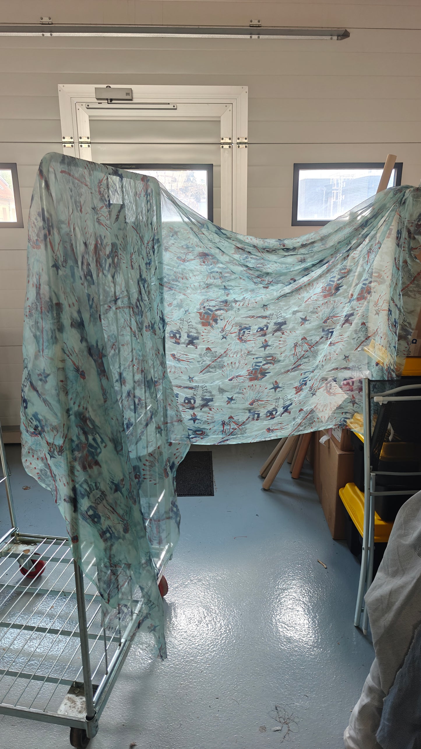VOILAGE IMPRIME BLEU 250X140