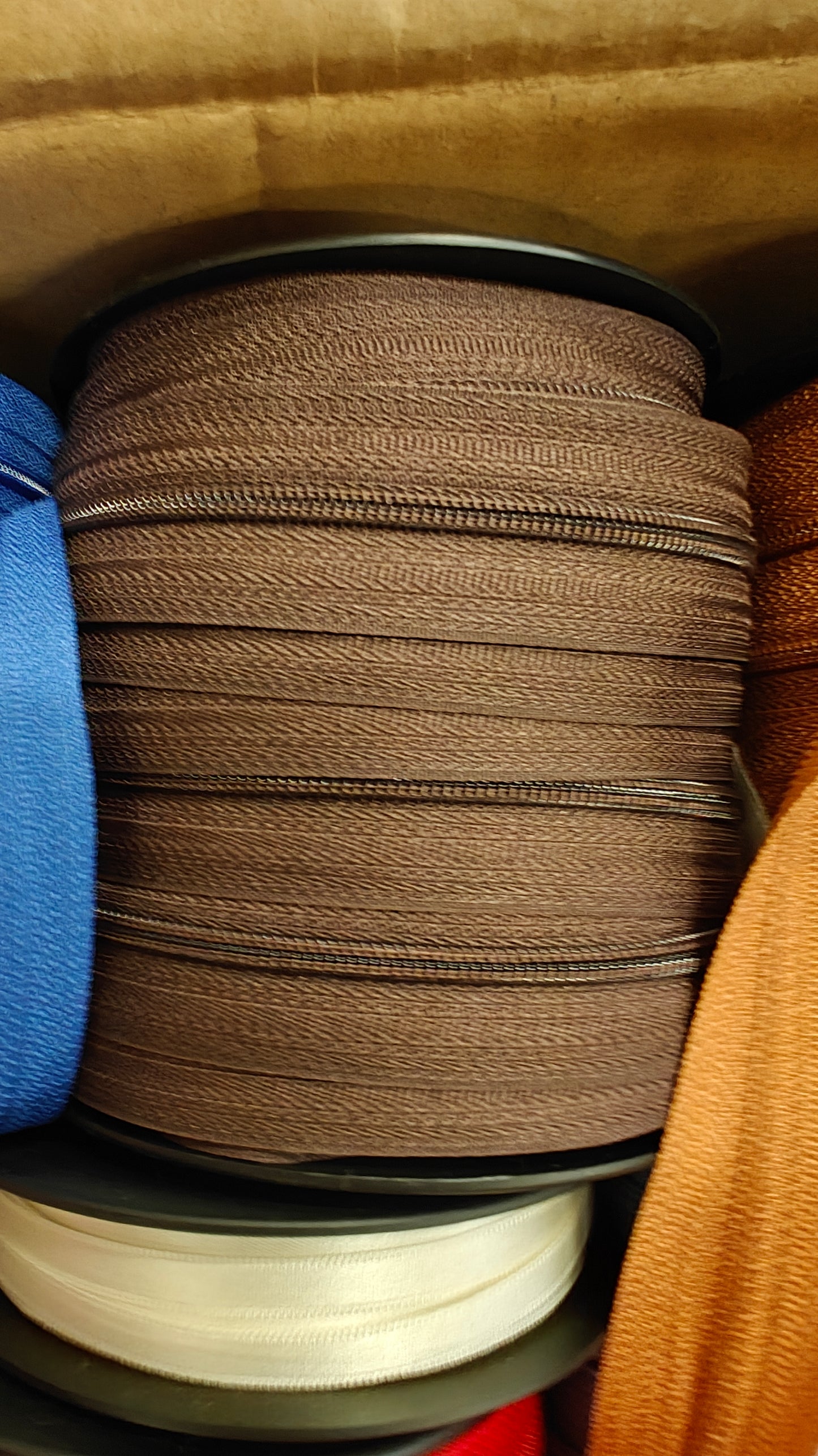 Fermetures Éclair au Mètre 4mm - Zip Bobine - Destockage Haut de Gamme - 1 Curseur/mètre inclus