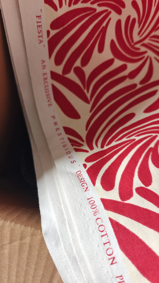 Coton 100% Tropical Rouge et Ecru - Printed in UK