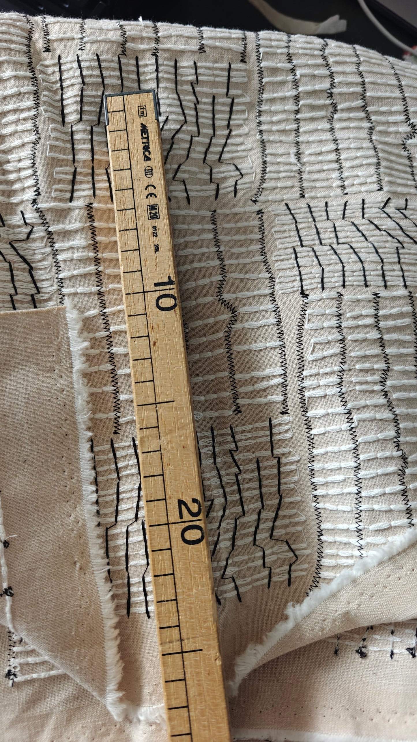 TOILE COTON TEXTURE BRODE 170x140 cm