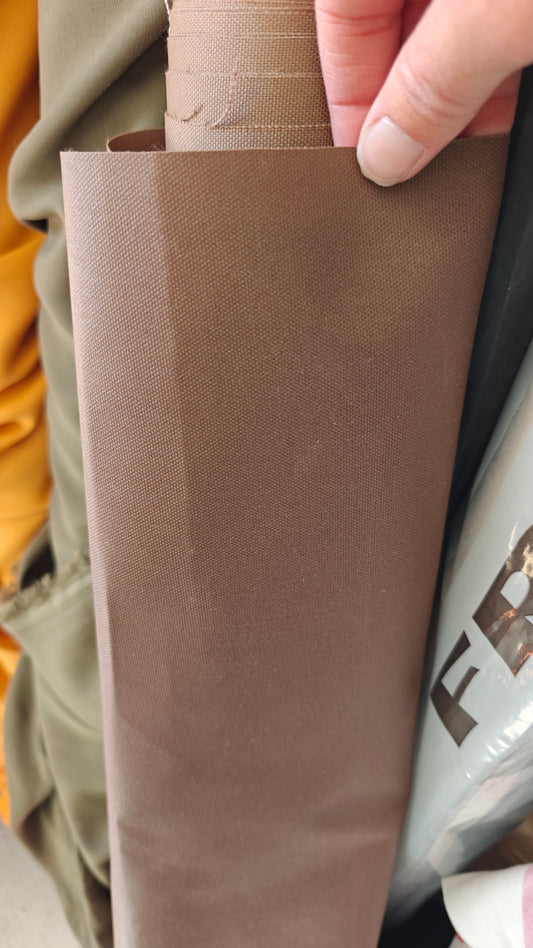 Tissu rigide taupe/marron (usage sac/accessoires) 100x65cm